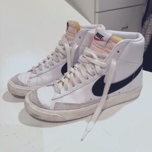 Nike Women's Basketball Sneakers Size 7.5